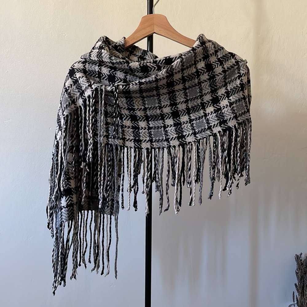 BR Patterned Scarf